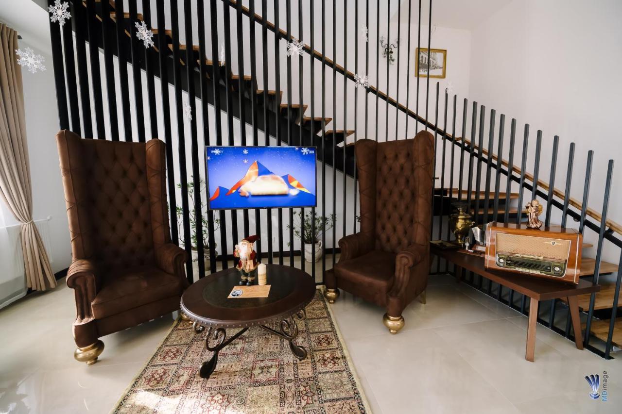 Petroşani Hotel La Belle Epoque מראה חיצוני תמונה