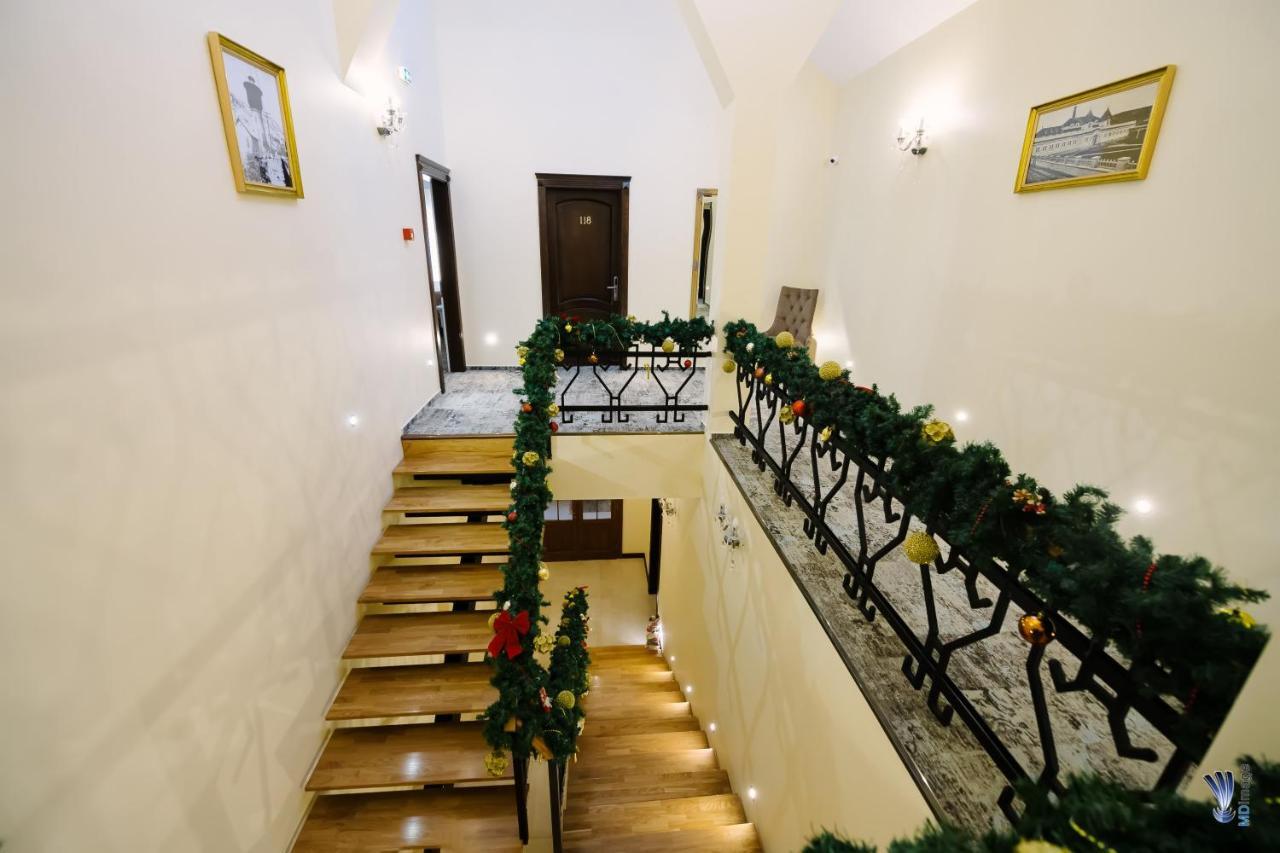 Petroşani Hotel La Belle Epoque מראה חיצוני תמונה